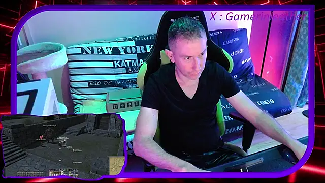 Gamerinleather online show from November 4, 2025, 7:02 pm