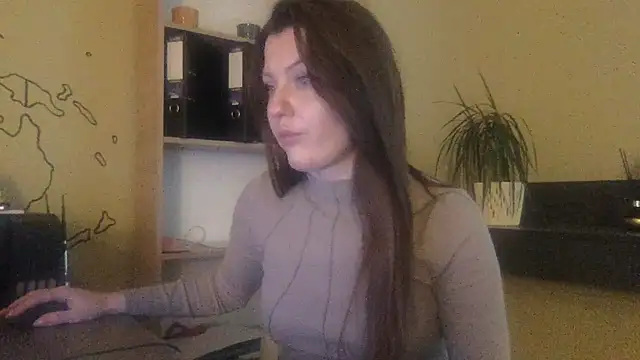 DollyRoma online show from November 5, 2025, 9:31 am