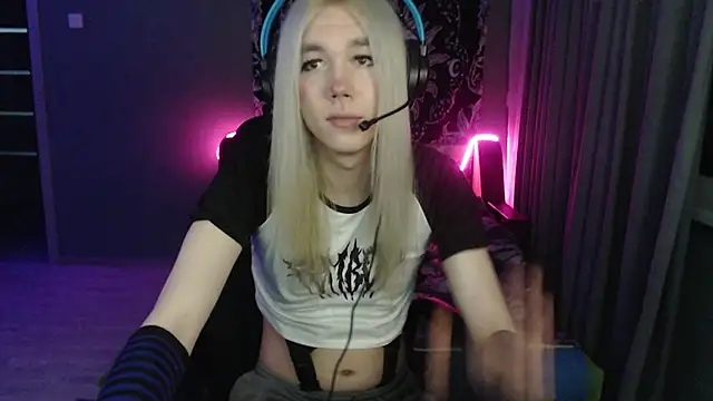 Snapshot of stiff_boys chatting on December 3, 2025, 6:28 pm stiff boys online show from December 3, 2025, 6:28 pm