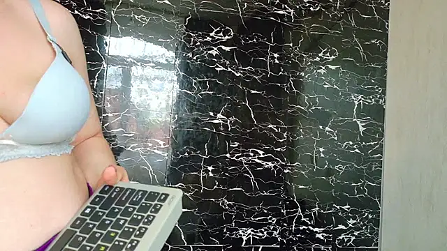 Biancka  online show from April 20, 2026, 5:21 am