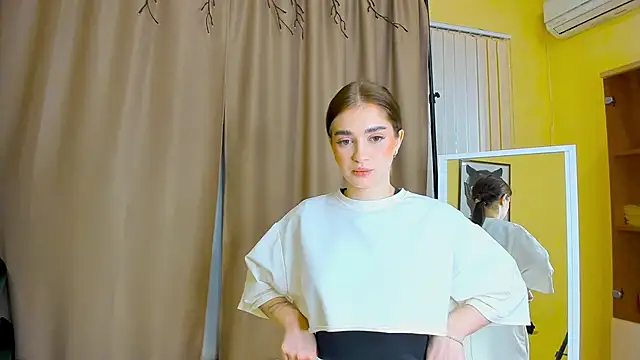 CelinaJacka online show from October 25, 2025, 9:06 am