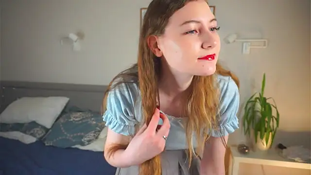 Snapshot of MegganKinson chatting on November 4, 2025, 5:06 am MegganKinson online show from November 4, 2025, 5:06 am