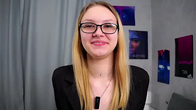 ElissaGlod online show from March 3, 2026, 11:27 am