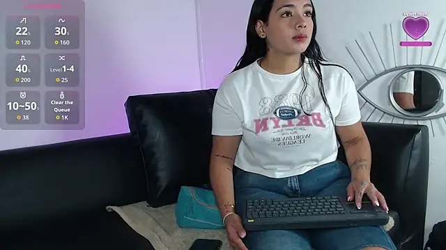 Juanita angell online show from November 28, 2025, 11:02 am