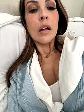 Snapshot of fadadaPutaria chatting on November 22, 2025, 6:18 pm fadadaPutaria online show from November 22, 2025, 6:18 pm