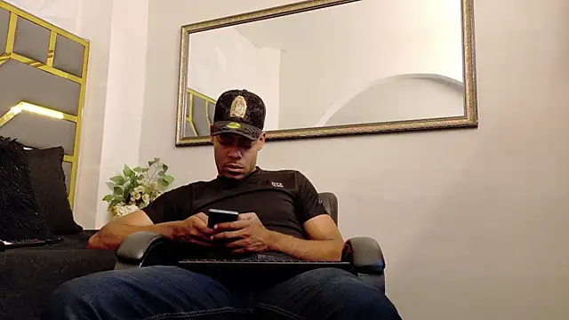 Neytanmalcon online show from December 3, 2025, 8:40 pm