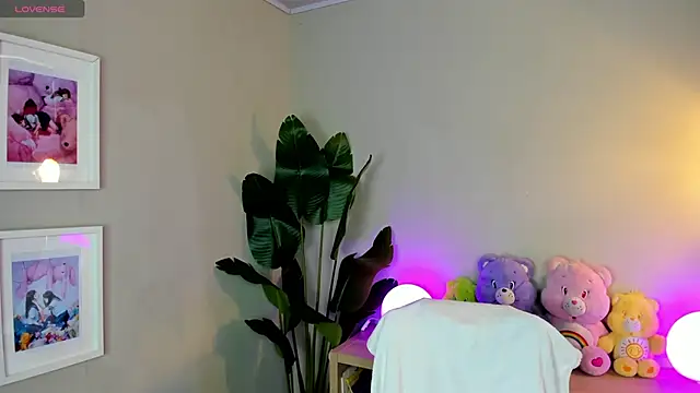 lexirouge   online show from November 22, 2025, 12:48 pm