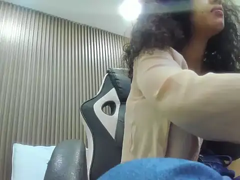 agata18  online show from March 18, 2026, 7:17 pm