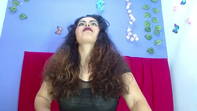 amara leoncm online show from November 3, 2025, 11:15 pm