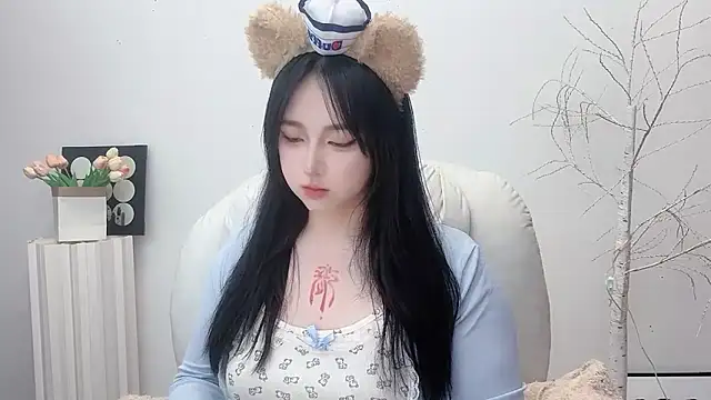 Love-hanzaizai718 online show from November 26, 2025, 2:07 pm