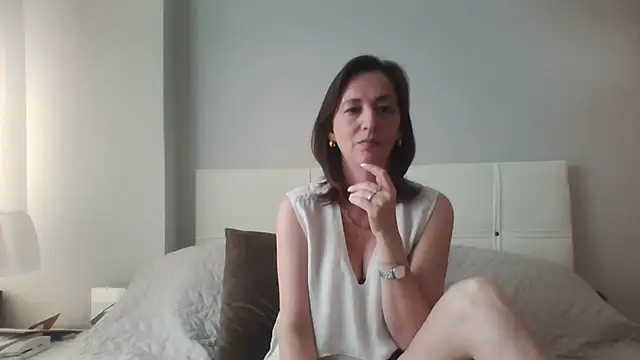 Snapshot of ArianaStarr chatting on April 21, 2026, 7:14 am ArianaStarr online show from April 21, 2026, 7:14 am