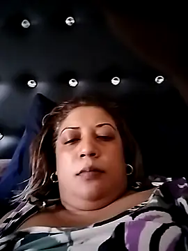 IndianLara online show from November 5, 2025, 5:29 am