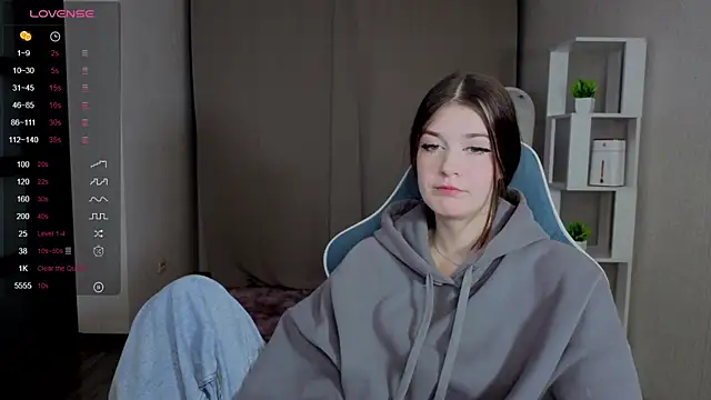 Ksarina online show from November 14, 2025, 12:37 pm