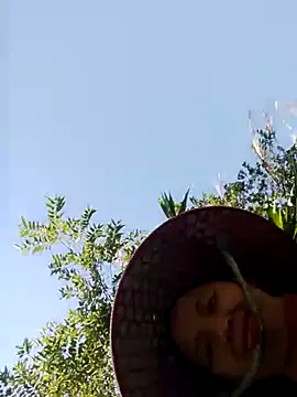 TRIEUTRIEU20 online show from November 30, 2025, 2:37 am