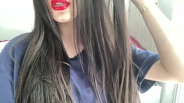 Snapshot of alyx_ chatting on July 6, 2026, 4:20 pm alyx online show from July 6, 2026, 4:20 pm