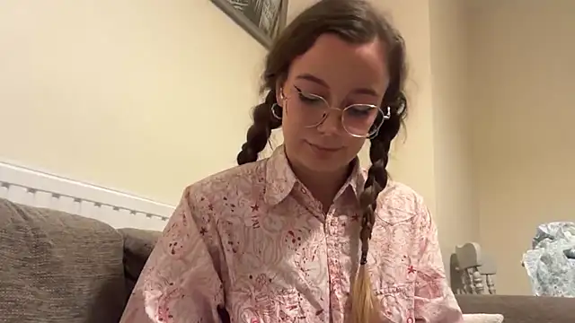 lolatheangel online show from December 14, 2025, 7:51 pm