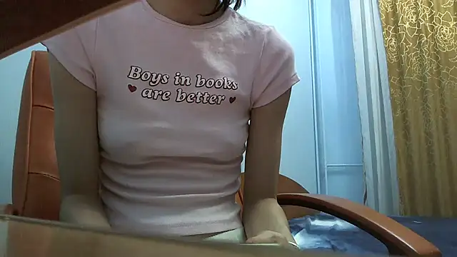 andreea713 online show from February 5, 2026, 2:43 pm