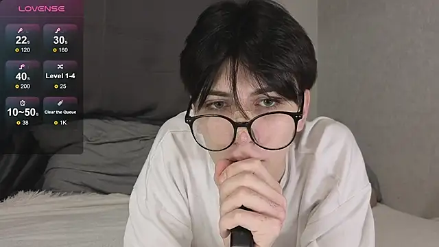 Oliver star boy  online show from December 20, 2025, 11:34 pm