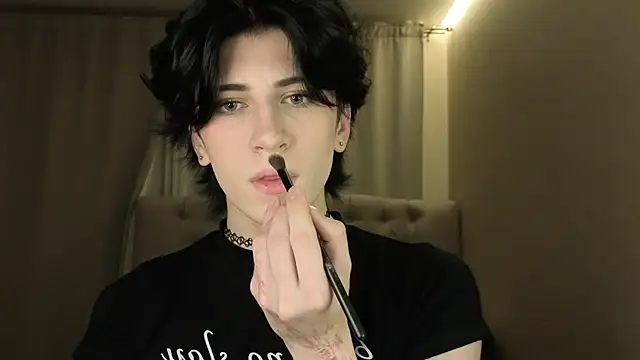 Snapshot of Oliver_star_boy_ chatting on April 18, 2026, 6:56 pm Oliver star boy online show from April 18, 2026, 6:56 pm