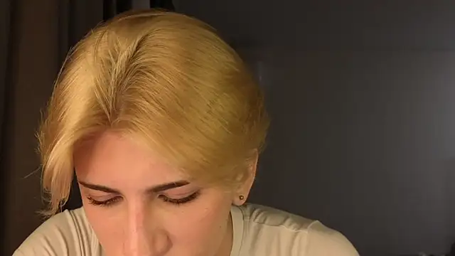 Snapshot of Oliver_star_boy_ chatting on May 7, 2026, 6:24 pm Oliver star boy online show from May 7, 2026, 6:24 pm