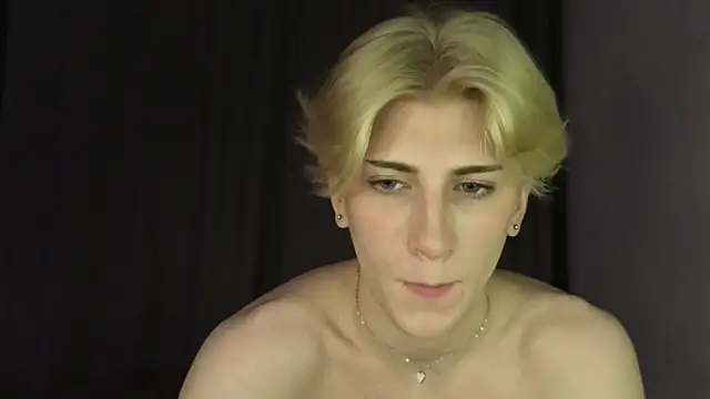 Snapshot of Oliver_star_boy_ chatting on May 9, 2026, 6:02 pm Oliver star boy online show from May 9, 2026, 6:02 pm