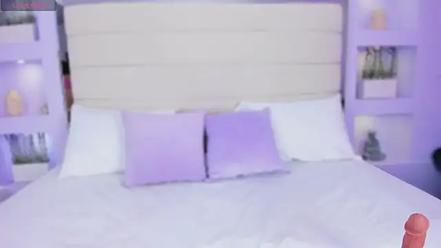 AmyColman  online show from February 7, 2026, 12:20 pm