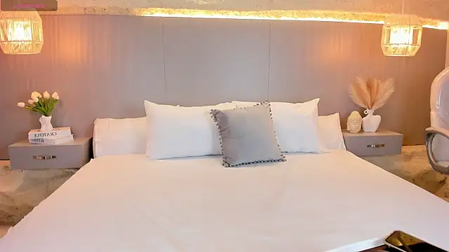 AmyColman  online show from March 25, 2026, 12:11 pm