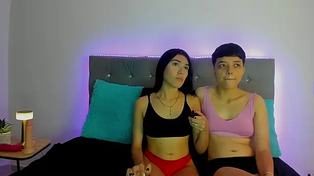 chloee gomez online show from November 19, 2025, 11:16 pm