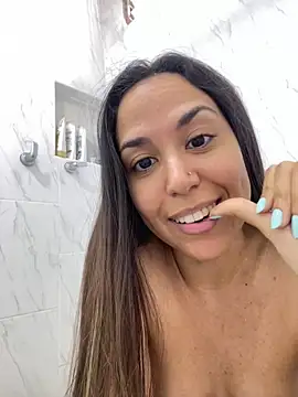 VenusIsLove  online show from March 12, 2026, 10:05 pm