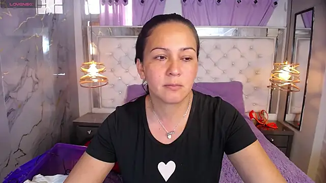 Melissa-roberts online show from December 2, 2025, 7:09 pm