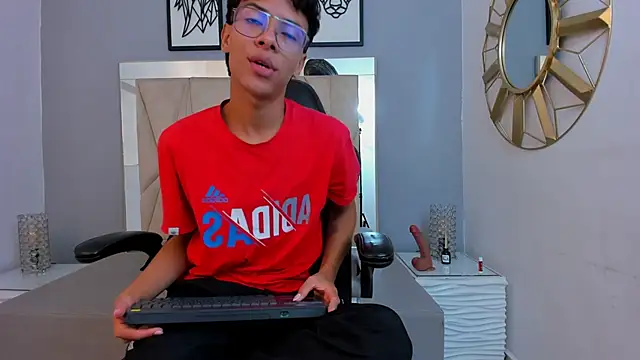 adams bobby online show from December 5, 2025, 11:52 am