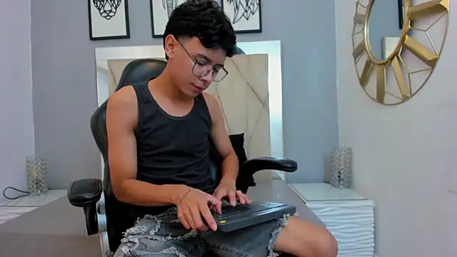 adams bobby online show from March 5, 2026, 11:06 am