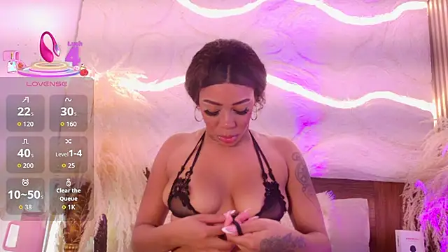 Snapshot of loana_vegas chatting on July 22, 2026, 5:16 pm loana vegas online show from July 22, 2026, 5:16 pm