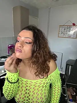 BubblesLovexox online show from February 17, 2026, 12:12 pm