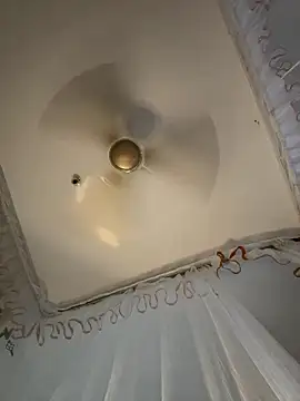 BubblesLovexox online show from April 18, 2026, 7:07 pm