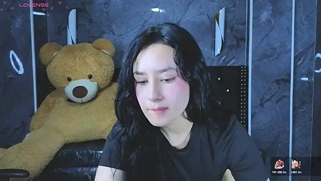 Aleja05 b online show from December 14, 2025, 3:17 pm