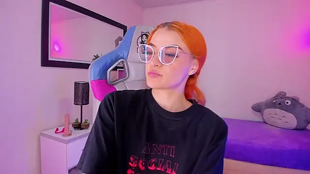 Snapshot of celeste_blazze_ chatting on February 11, 2026, 5:29 pm celeste blazze online show from February 11, 2026, 5:29 pm