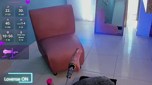 Snapshot of Luna_Raay chatting on February 28, 2026, 6:53 pm Luna Raay online show from February 28, 2026, 6:53 pm