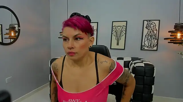 NoaKitsu online show from December 1, 2025, 3:55 am