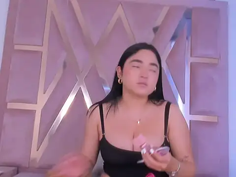 esmeraldaasm online show from November 13, 2025, 12:59 pm