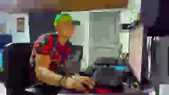 Malek Ivonny online show from November 6, 2025, 11:37 pm