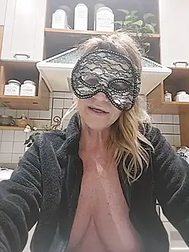 susylux online show from April 5, 2026, 5:21 pm