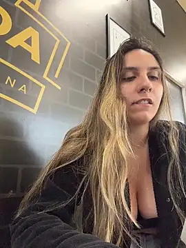 sarah honey   online show from March 17, 2026, 3:15 pm