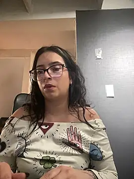 Kloe Novoa online show from February 9, 2026, 1:26 pm