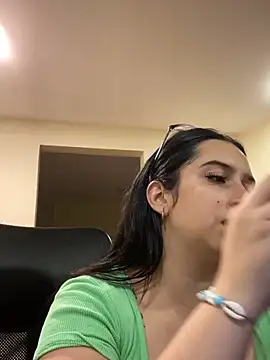 Kloe Novoa online show from March 18, 2026, 12:30 pm