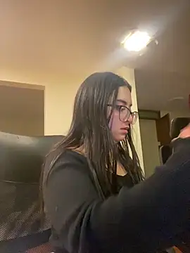 Kloe Novoa online show from April 14, 2026, 12:11 pm