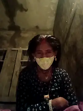 QRANSEXI online show from October 31, 2025, 3:02 pm