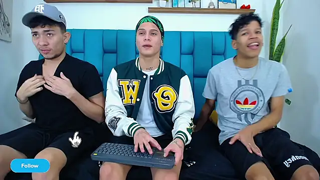 Hot Boys Latinos X online show from April 20, 2026, 5:05 pm