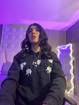 MAIILY TAY online show from November 15, 2025, 11:29 am