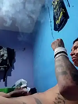 Ojitosbrrr online show from November 22, 2025, 7:51 am